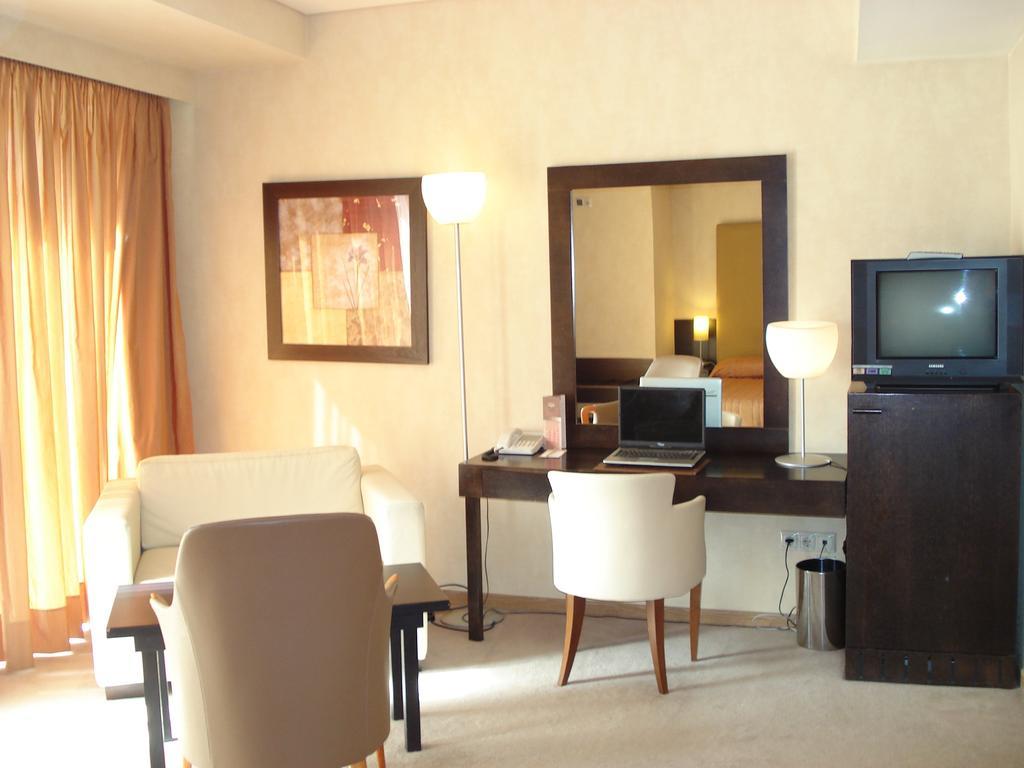 Hotel Lozenge Aten Rum bild
